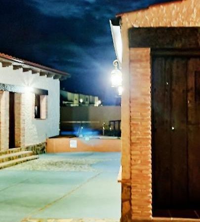 Los Montes Affittacamere Casas de Miravete Esterno foto